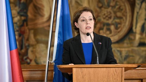 Nach Unruhen: Außenministerin des Kosovo offen für Neuwahlen im Norden des Landes
