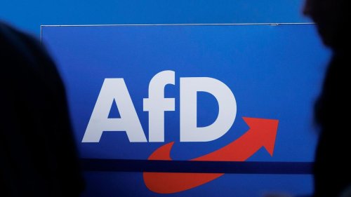 Parteien: Satireaktion für AfD-Verbot vor Kanzleramt