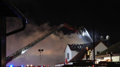 Ermittlungen: Nach Hausbrand in Plau am See: Brandstiftung vermutet