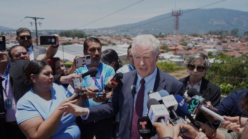 Justiz: US-Senator trifft sich in El Salvador mit abgeschobenem Mann