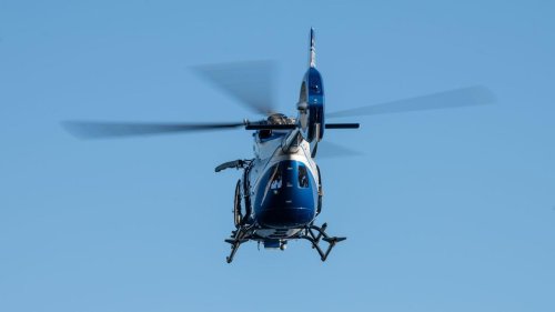 Verkehr: Hubschrauber landet wegen medizinischen Notfalls auf der A8