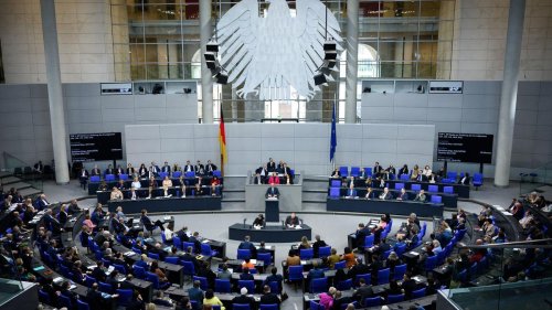 Milliardenpaket: Tage der Entscheidung für Finanzpaket - Anträge in Karlsruhe