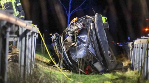 Chemnitz: Auto überschlägt sich auf A4: 18-Jährige schwer verletzt