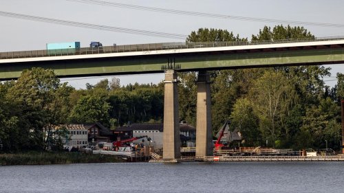 Verkehr: Bauarbeiten an der neuen Rader Hochbrücke im Zeitplan
