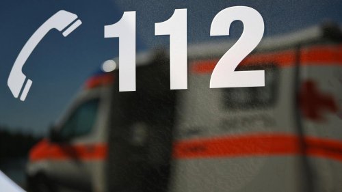 Polizeieinsatz: Von Ehefrau entdeckt: Mann seilt sich mit Bettlaken ab
