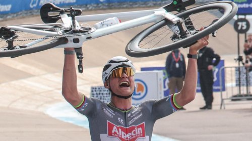 Radrennen: Mathieu van der Poel gewinnt Paris-Roubaix