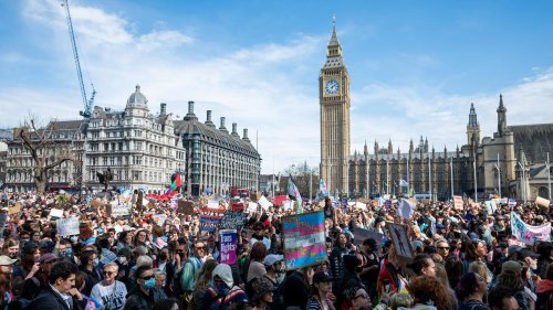 Großbritannien: Tausende Briten protestieren gegen Einschränkung von Trans-Rechten