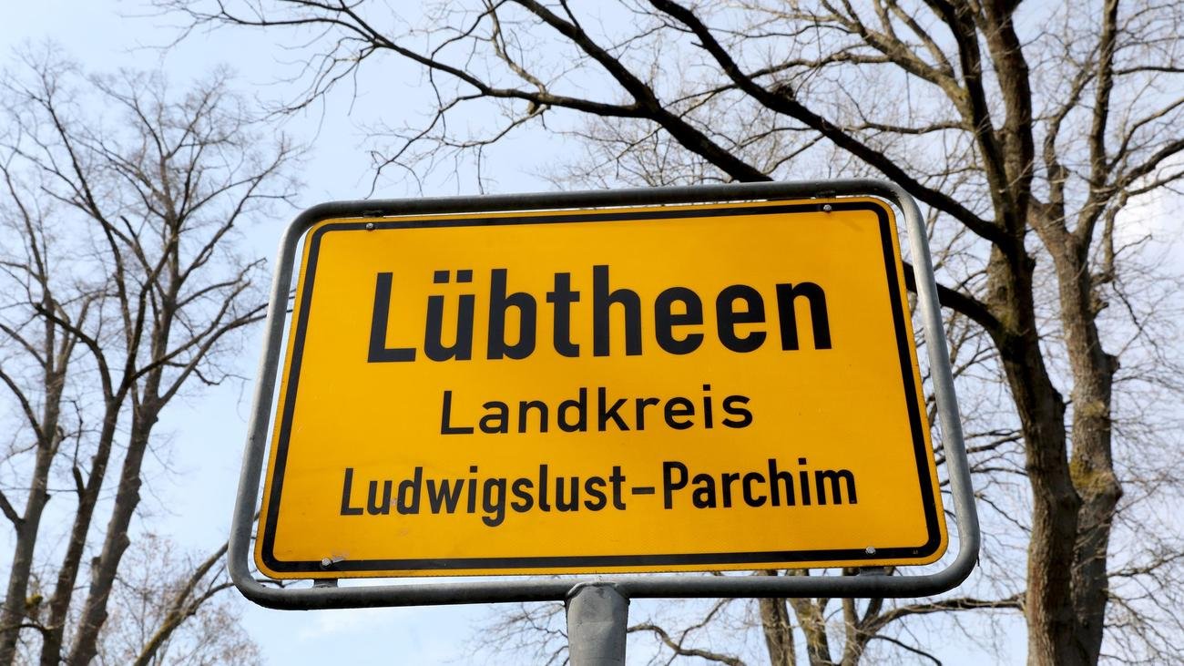 Unfälle: Motorrad fährt in Zuschauermenge - Frau schwer verletzt
