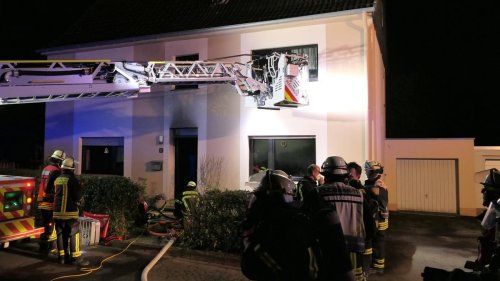 Dortmund: Brand in Einfamilienhaus: Mutter tot, Sohn verletzt