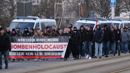 Trauermarsch in Dresden: Junge Neonazis halten den Dresdner Opfermythos am Leben