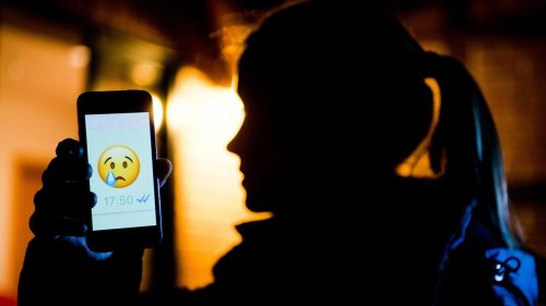 Beleidigungen im Internet: Studie: Jeder sechste Jugendliche von Cybermobbing betroffen