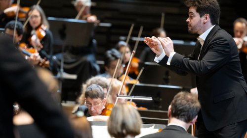 Jahrestag des Kriegsendes: Spitzenorchester spielen im Zeichen des Friedens in Dresden