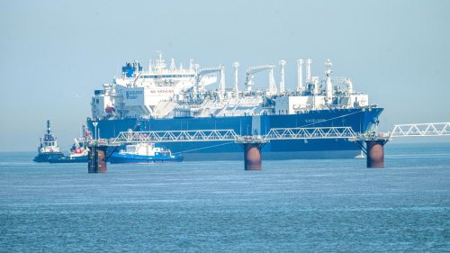 Energieversorgung: Ohne Chlor und feste Brücke - Zweites LNG-Terminal vor Start
