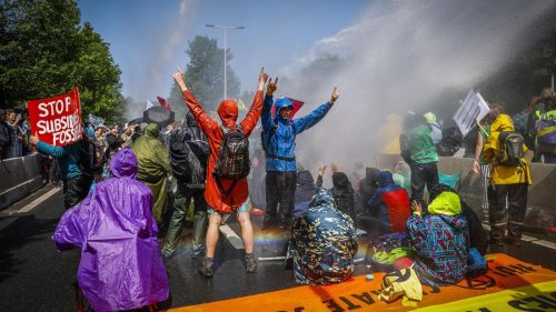 Niederlande: Mehr als 1.500 Klimaaktivisten bei Protesten in Den Haag festgenommen