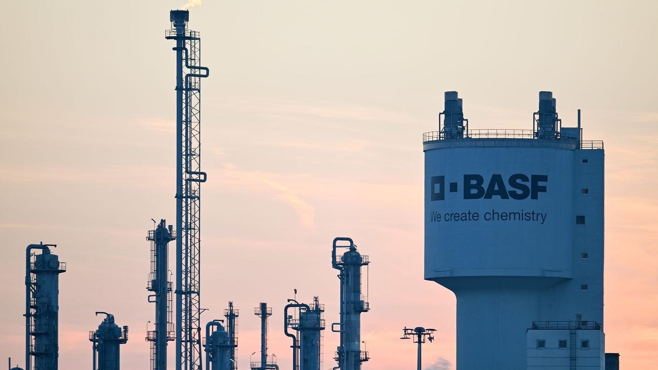 Chemie: BASF baut auf Herstellung von Wasserstoff