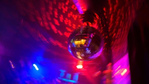 Stiller Feiertag: Tanzverbot an Karfreitag - ist das noch zeitgemäß?
