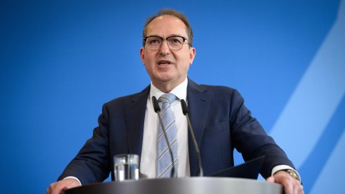 Reichsbürger: Dobrindt verbietet Reichsbürgerverein "Königreich Deutschland"