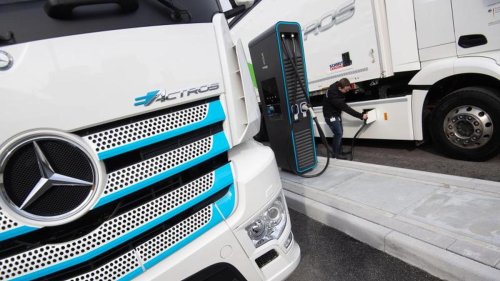 Auto-Branche: Lastwagenhersteller Daimler Truck ist unabhängig