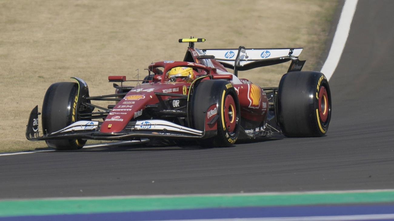 Großer Preis von China: Erster Ferrari-Erfolg: Hamilton rast auf Pole Position