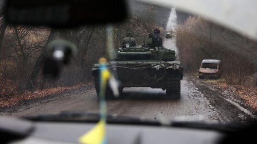 Ukraine-Überblick: Ringtausch-Panzer übergeben, russischer Oppositioneller vor Gericht