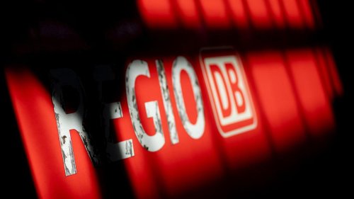 Mönchengladbach: Gerissene Oberleitung legt Bahnverkehr lahm