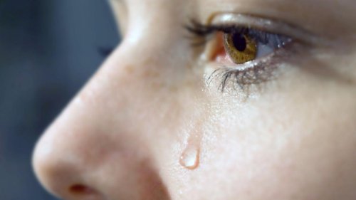 Emotionale Tränen: Forscher identifizieren fünf Gründe für das Weinen