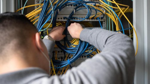 Informationstechnik: Fachkräftemangel in IT-Berufen erreicht Rekordniveau