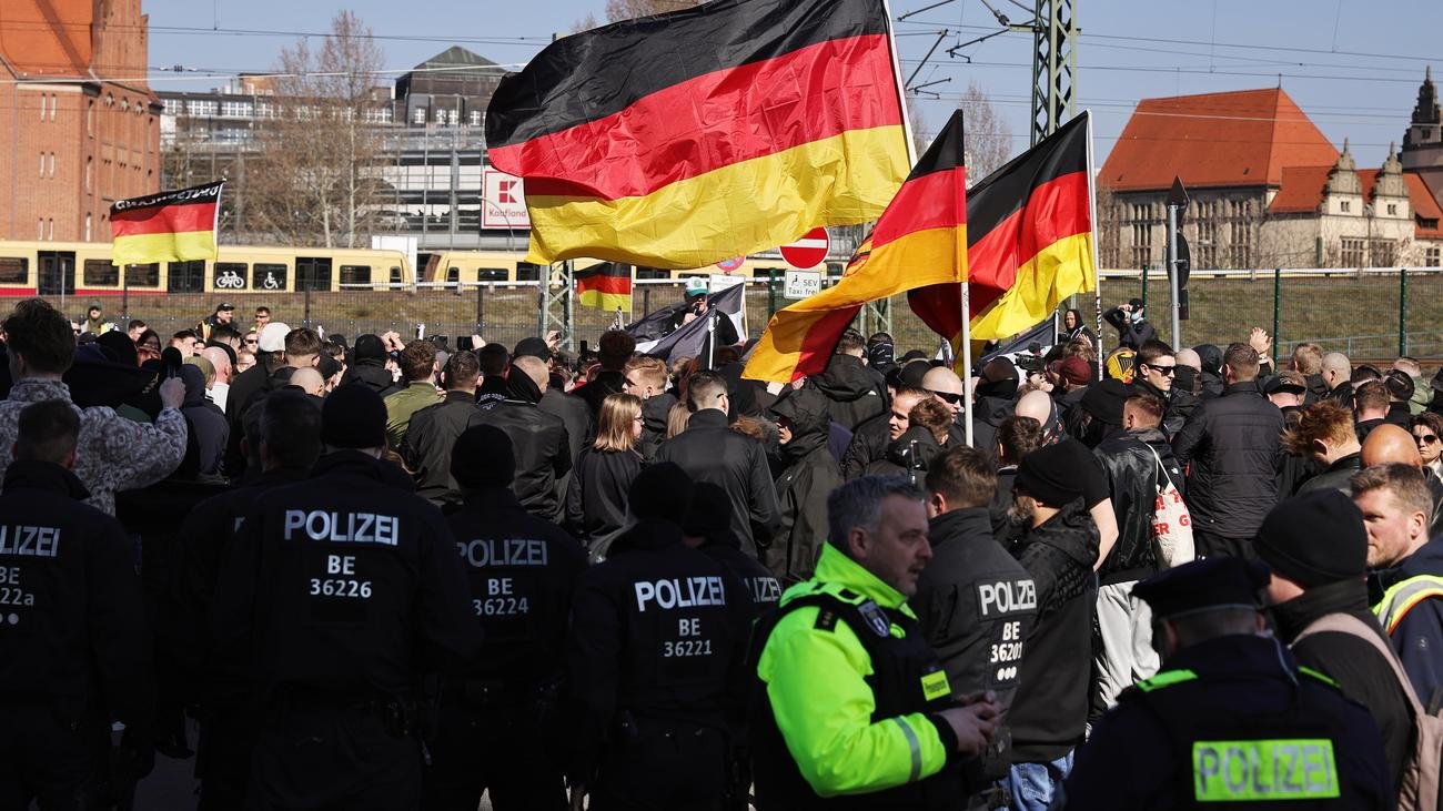 Berlin: Rund 80 Festnahmen bei Neonazi-Demo in Berlin