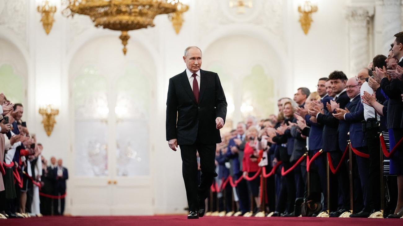 Wladimir Putin: Damit der Osten umso heller leuchten kann