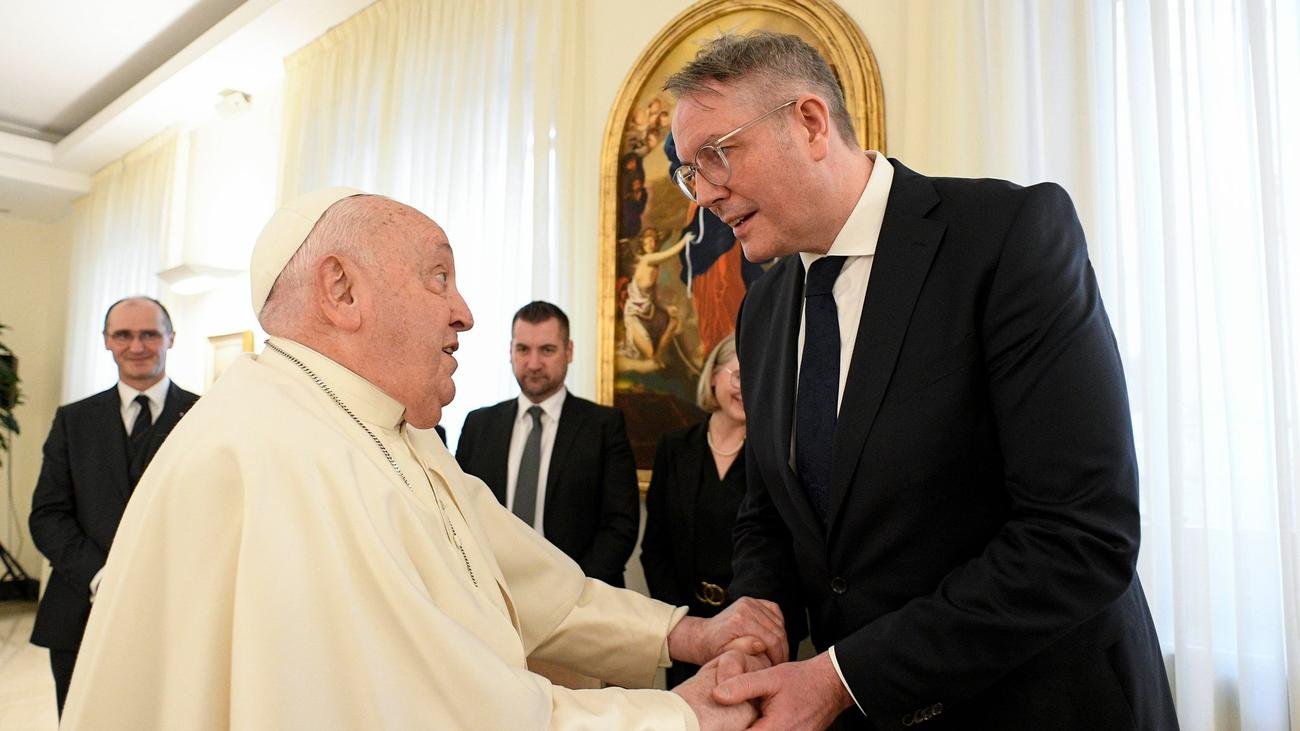 Besuch im Vatikan: Papst Franziskus empfängt Ministerpräsident Schweitzer