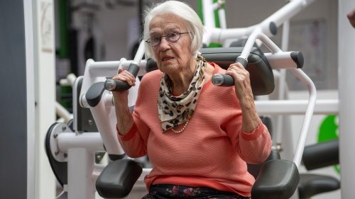 100 und fit: "Disziplin ist alles" - 100-Jährige im Fitness-Studio