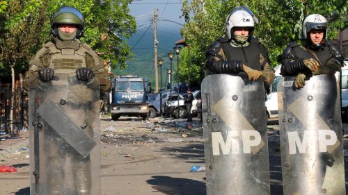 Kosovo: Nato stockt nach Unruhen im Kosovo Truppen auf