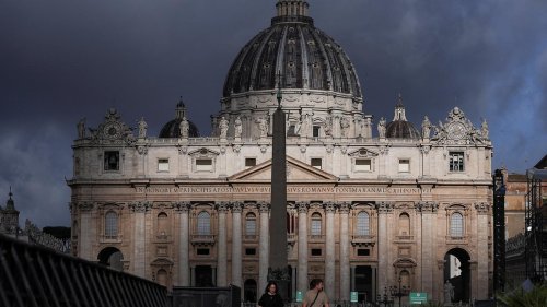Krieg in der Ukraine: Papst bietet laut Trump Vermittlung in Ukraine-Russland-Gesprächen an