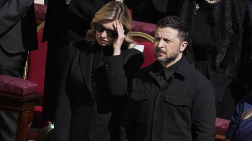 Ukrainekrieg: Trump traf Selenskyj vor Papst-Begräbnis