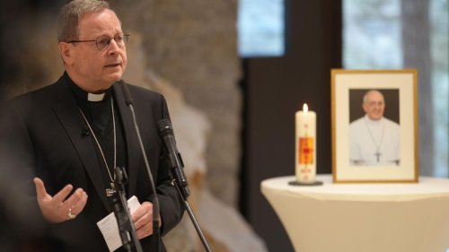 Tod des Papstes: "Menschenfischer" und Erneuerer - Trauer um Papst in Hessen
