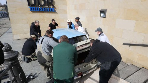 Geschichte: Trabant rollt über Treppen zurück ins DDR-Museum