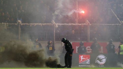 Relegation: Krawalle bei Debakel: Armina Bielefeld hilflos