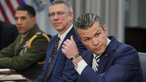 Signal-Leak: Pete Hegseth soll Huthi-Angriffspläne in weiterem Chat geteilt haben