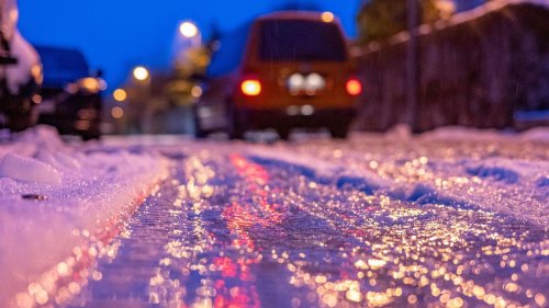 DWD: Schnee und Schneeregen erwartet: Warnung vor glatten Straßen