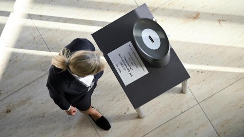 Finanzpaket von Union und SPD: Bundestag stimmt über Grundgesetzänderungen ab