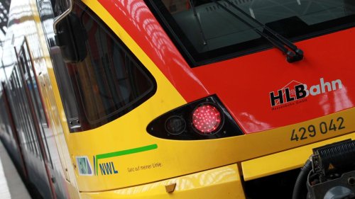 Schlägerei in Bahn: Reisender in Zug heftig geschlagen
