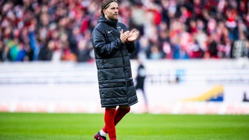 Bundesliga: "Verlässliche Größe": SC Freiburg verlängert mit Höler