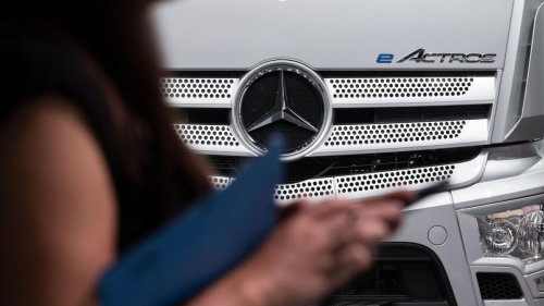 Autoindustrie: Daimler Truck spart bei Bussparte: Gewerkschaft kämpft