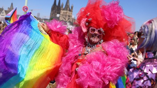 Christopher Street Day: Hunderttausende feiern CSD in Köln