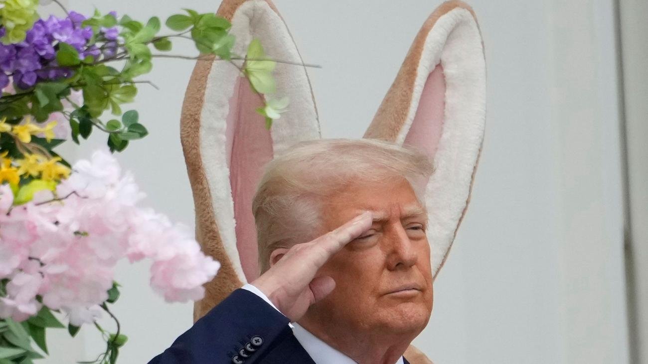 Feiertage: Trump tritt mit Osterhase auf - teure Eier, große Spender