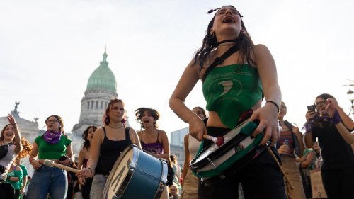 Argentinien: Tausende bei jährlichem Marsch gegen Gewalt gegen Frauen