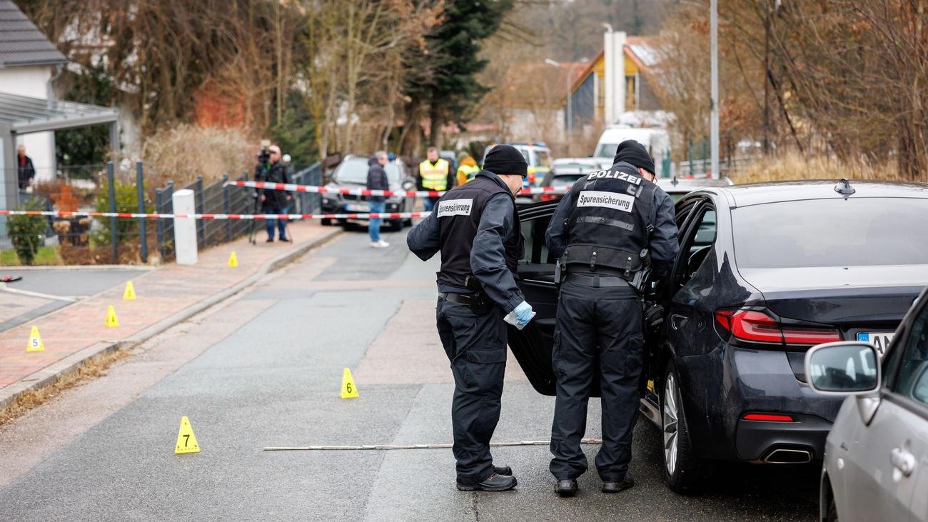 Kriminalität: Ermittler vermuten Vorbeziehung bei Angriff in Heilsbronn