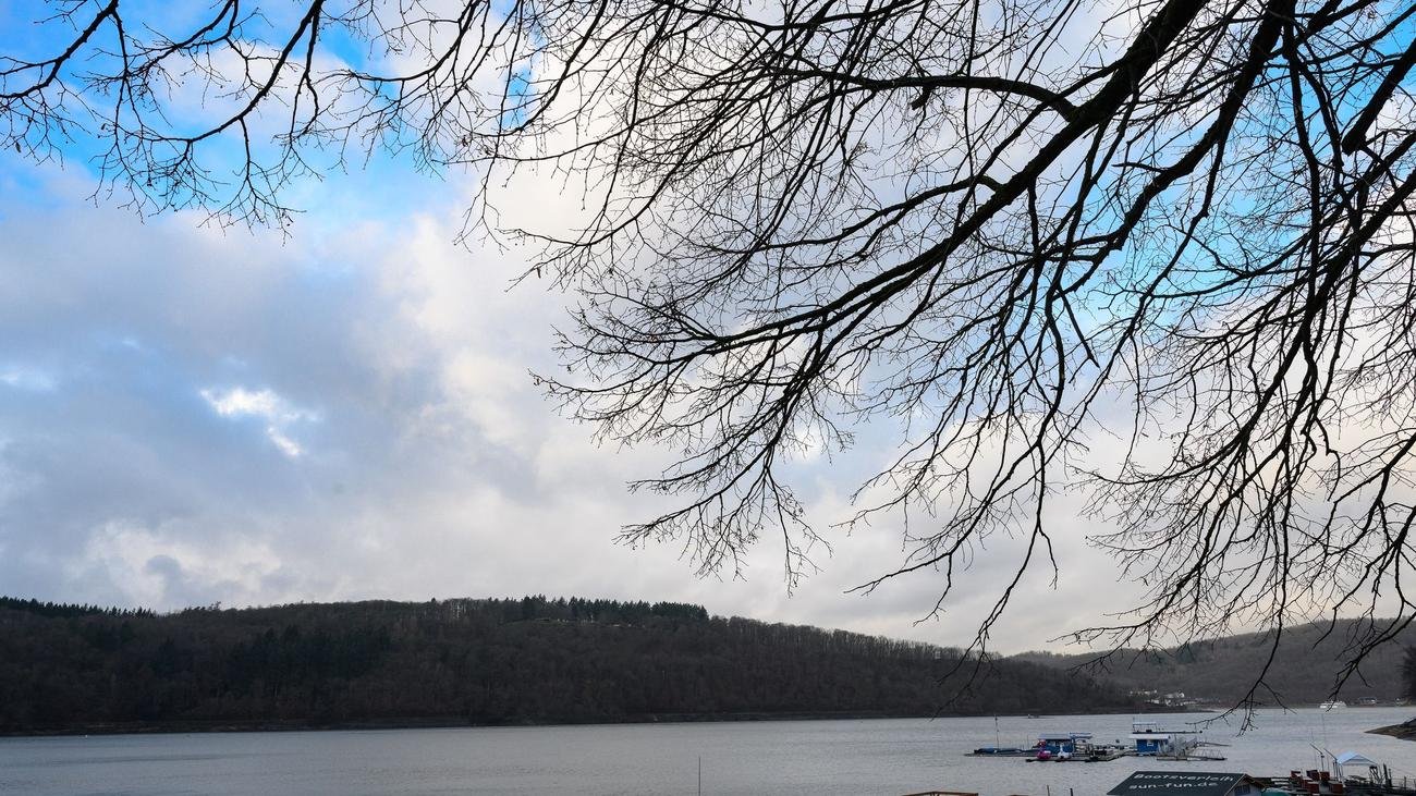 Wettervorhersage: Nasskalter Start in die neue Woche
