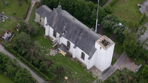 Unwetter: Notsicherung: Tornado verschob Kirchendach um 30 Zentimeter
