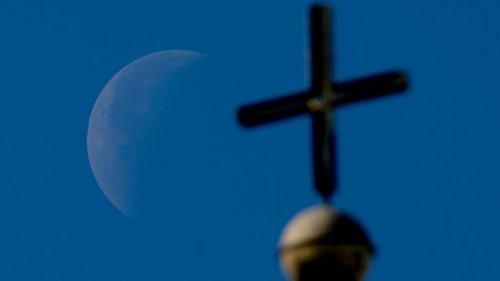 Religion: Evangelische Kirchen wollen wieder "Vertrauensraum" werden